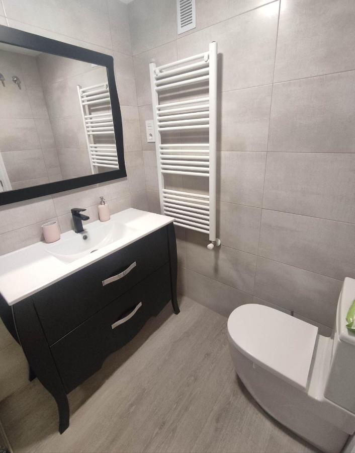 דירות קסטרו אורדיאלס Precioso Apartamento Con Terraza, Pistas De Padel Y Piscinas מראה חיצוני תמונה
